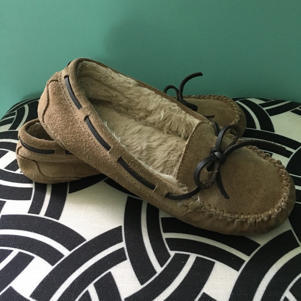 Moccasin slippers